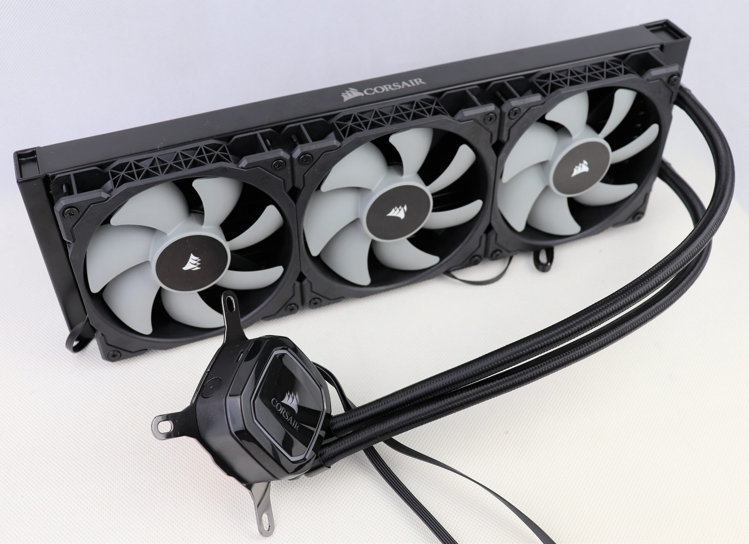 ☆新作入荷☆新品 Corsair H150i PRO RGB 水冷CPUクーラー Intel AMD両