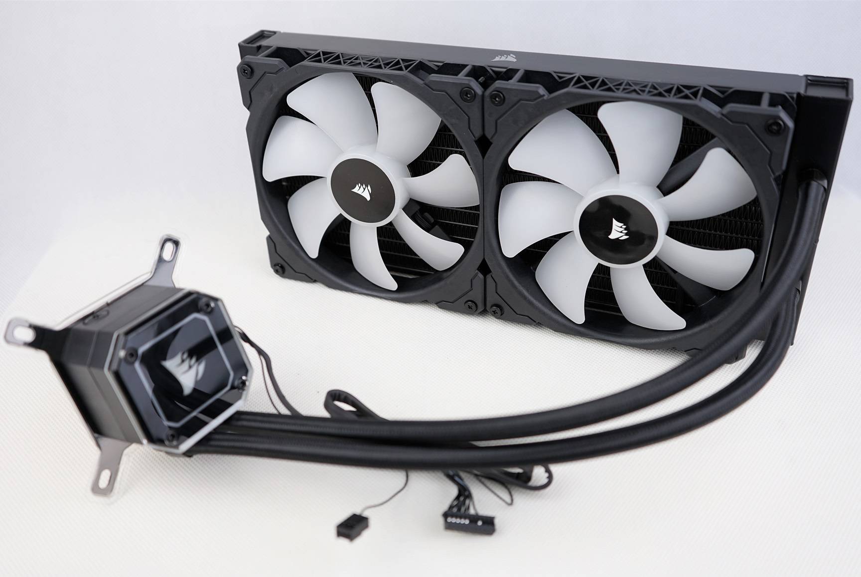 Unboxing and of Corsair iCUE H115i ELITE CAPELLIX AIO CPU Cooler | UnbxTech