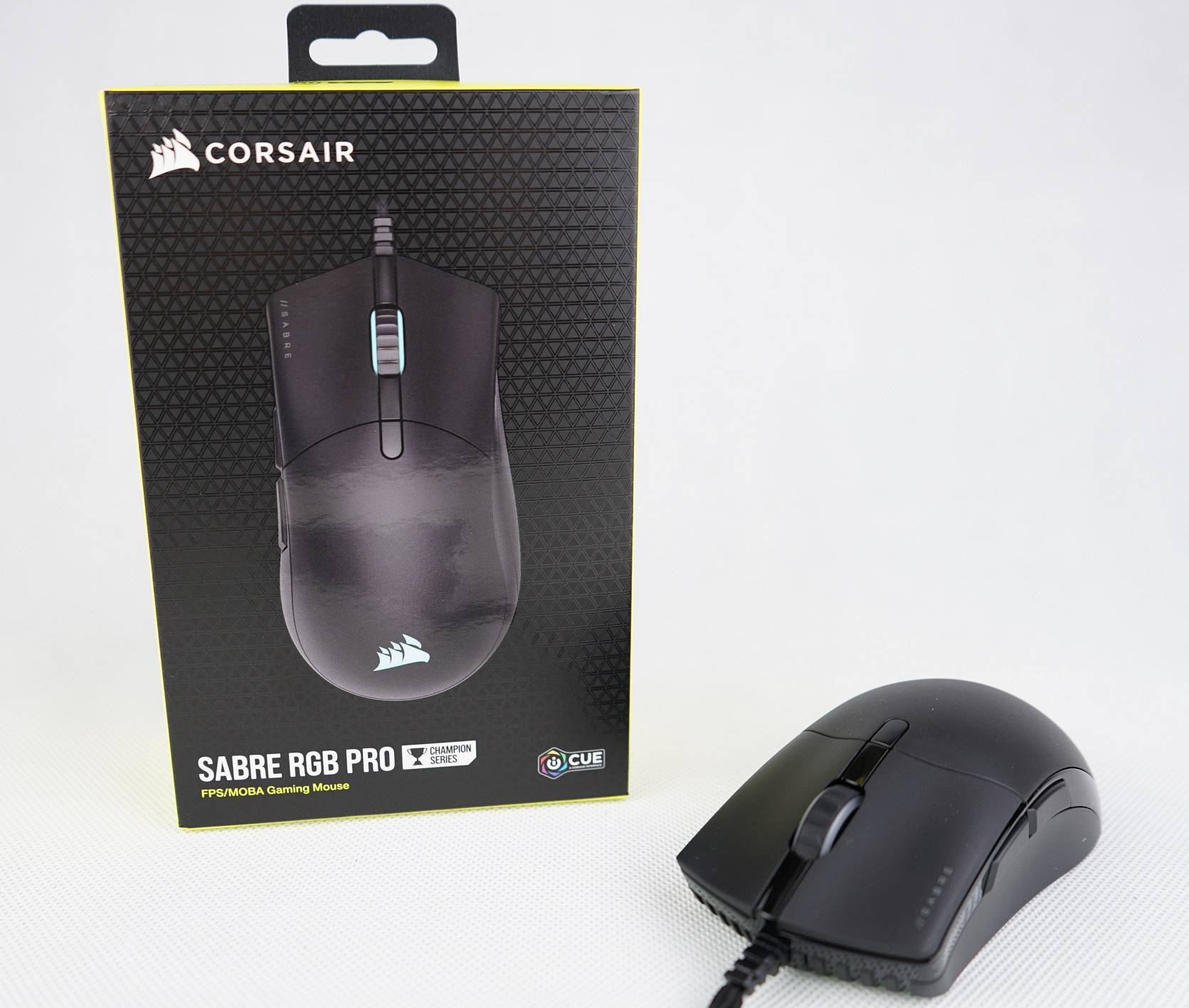 bekymre fejl ekko Unboxing and Review of Corsair SABRE RGB PRO Champion Series Gaming Mouse |  UnbxTech