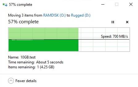 SSD Eksternal Sabrent Rocket Nano yang Kasar